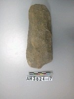 藏品(中型淺腰打製石斧)的圖片